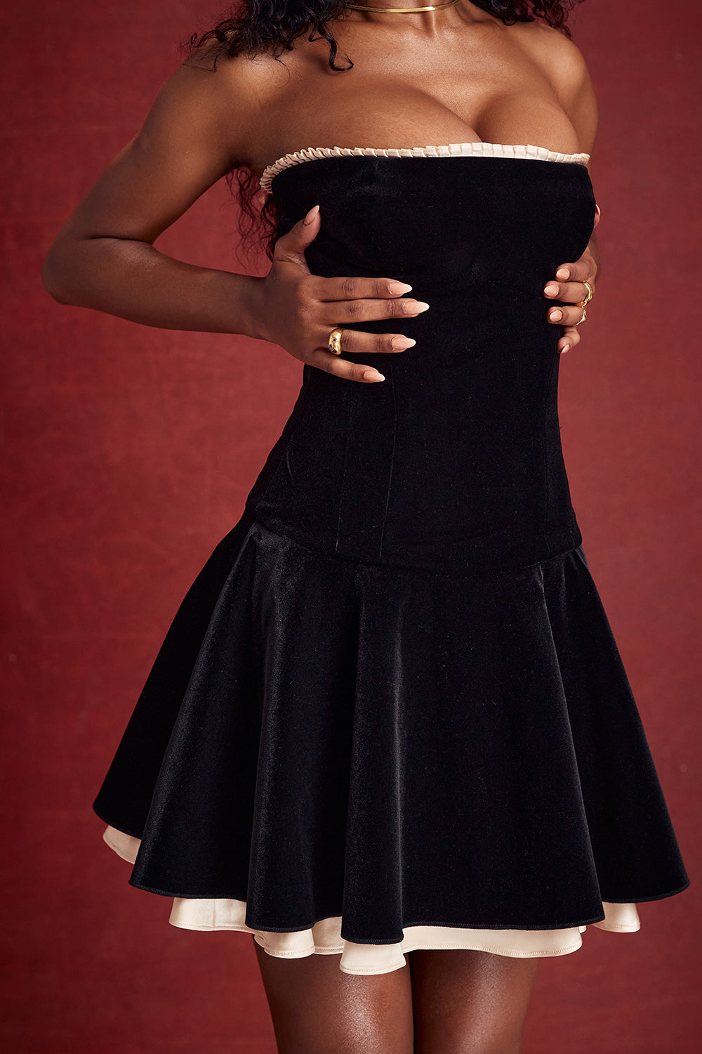 MARILLA BLACK VELVET STRAPLESS DRESS - Black