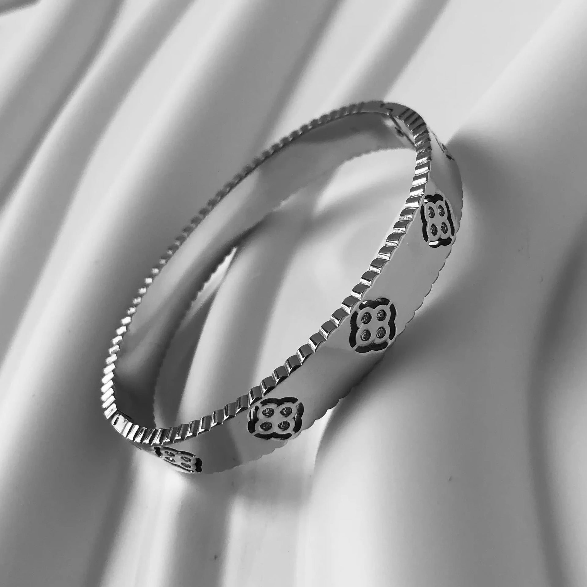 Stainless steel mud diamond bracelet set