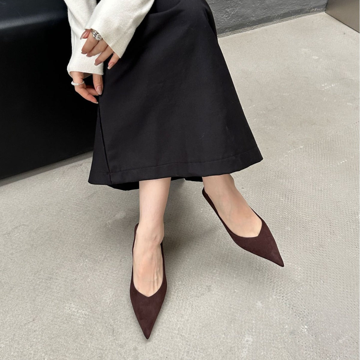 Low stiletto heeled versatile small heels