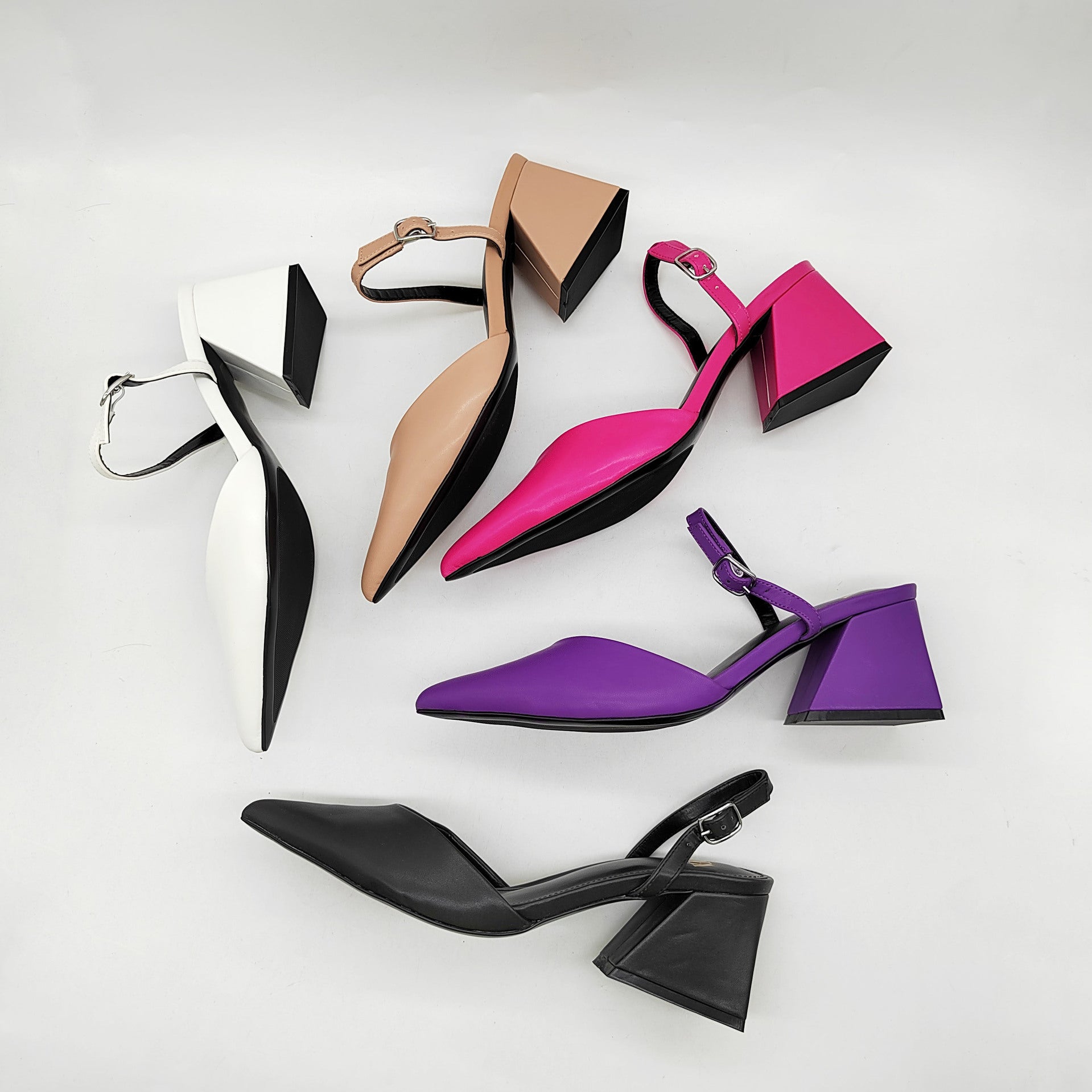 Sandle With Pointed Toe Block Heel Middle