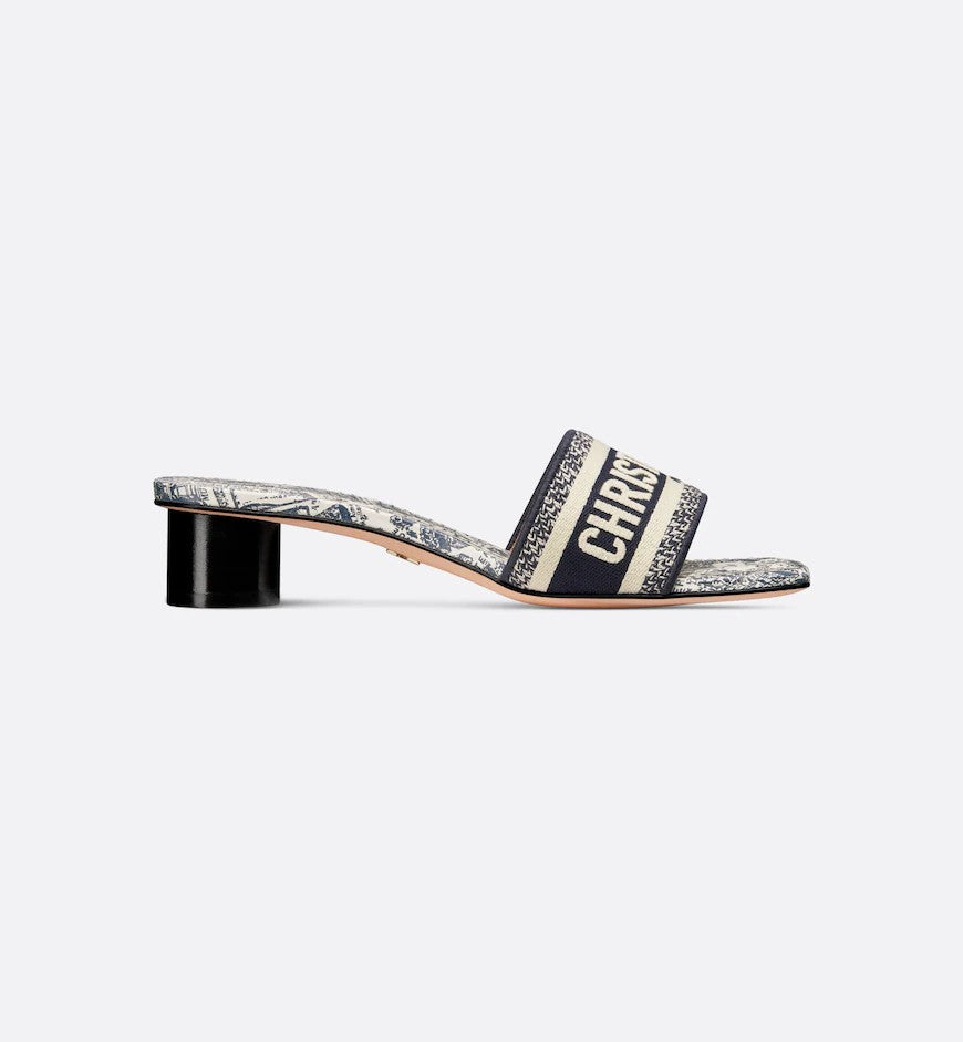 Dway mule with heel