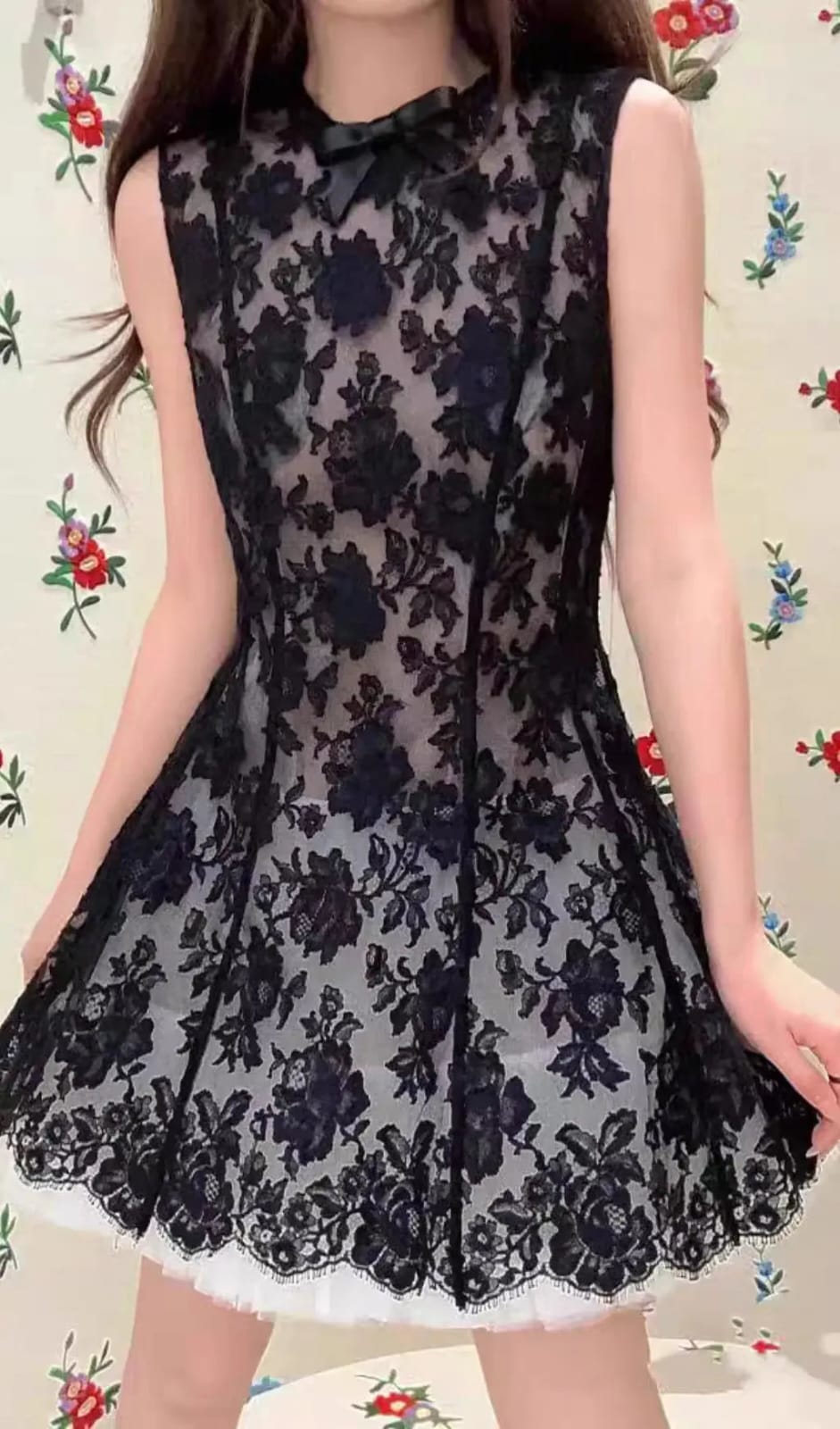 BLACK LACE SLEEVELESS MINI DRESS