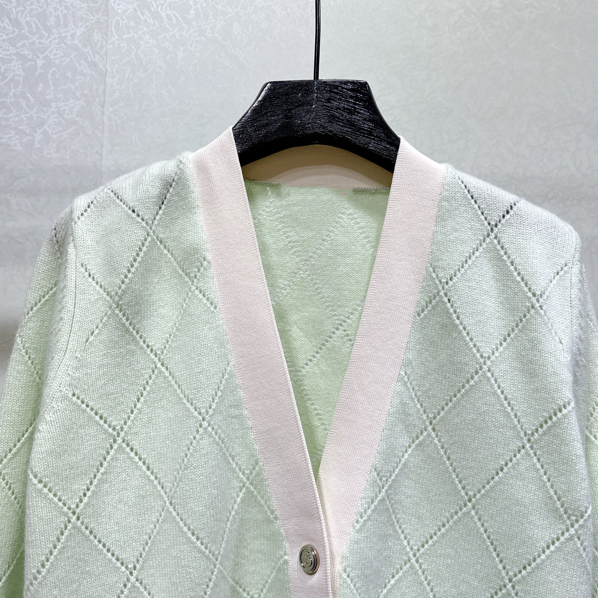 V-neck contrasting mint green knit sweater