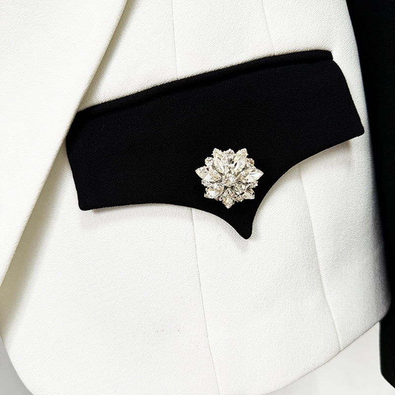 Black and white contrasting slim diamond buckle blazer