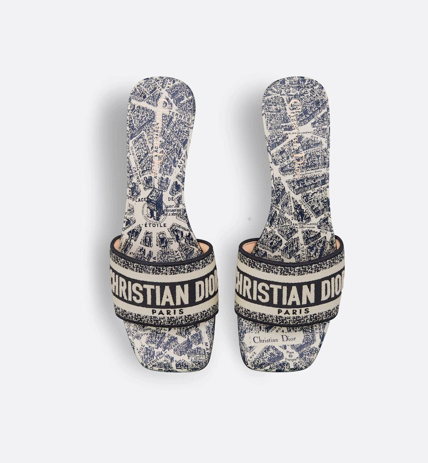 Dway mule with heel