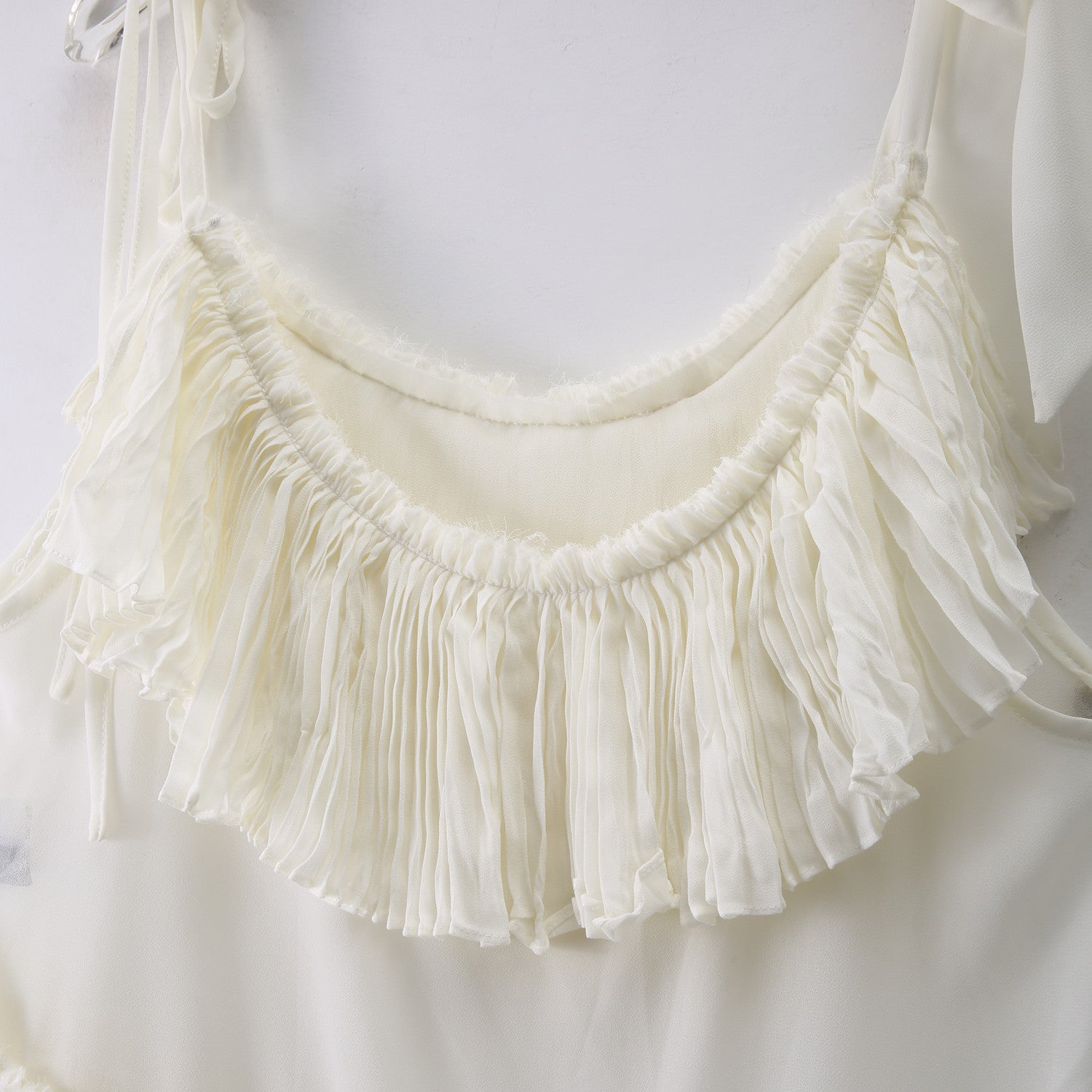 Sleeveless top white
