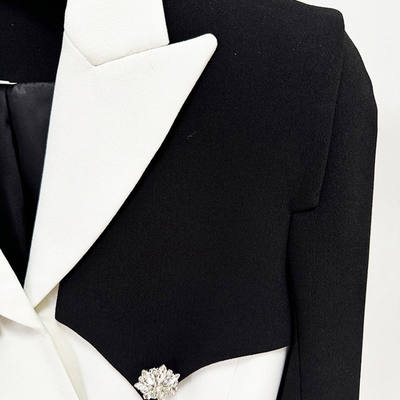 Black and white contrasting slim diamond buckle blazer