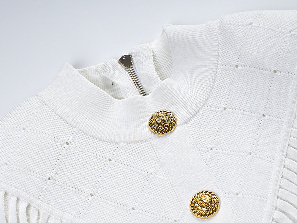 Design tassel, single-breasted metal buckle, ringuez, half-high neck, stretch slim, slim, padded, shoulder knit dress