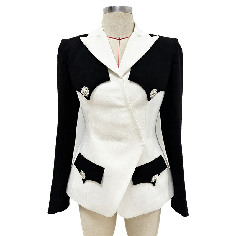 Black and white contrasting slim diamond buckle blazer