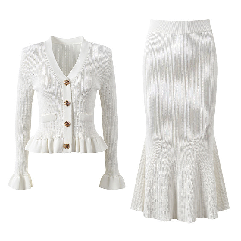 V-neck, single-breasted, fungus, and cuffs set