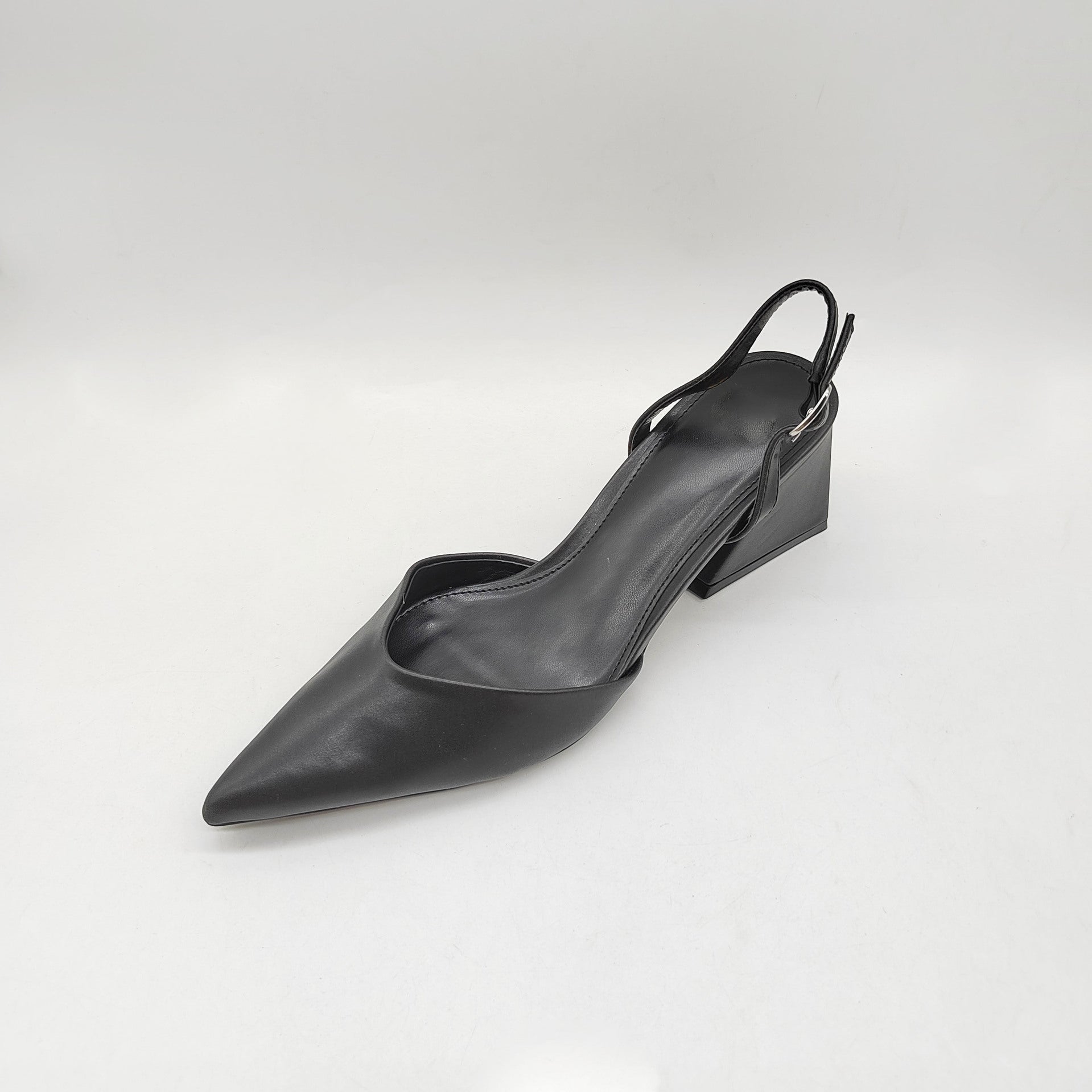 Sandle With Pointed Toe Block Heel Middle