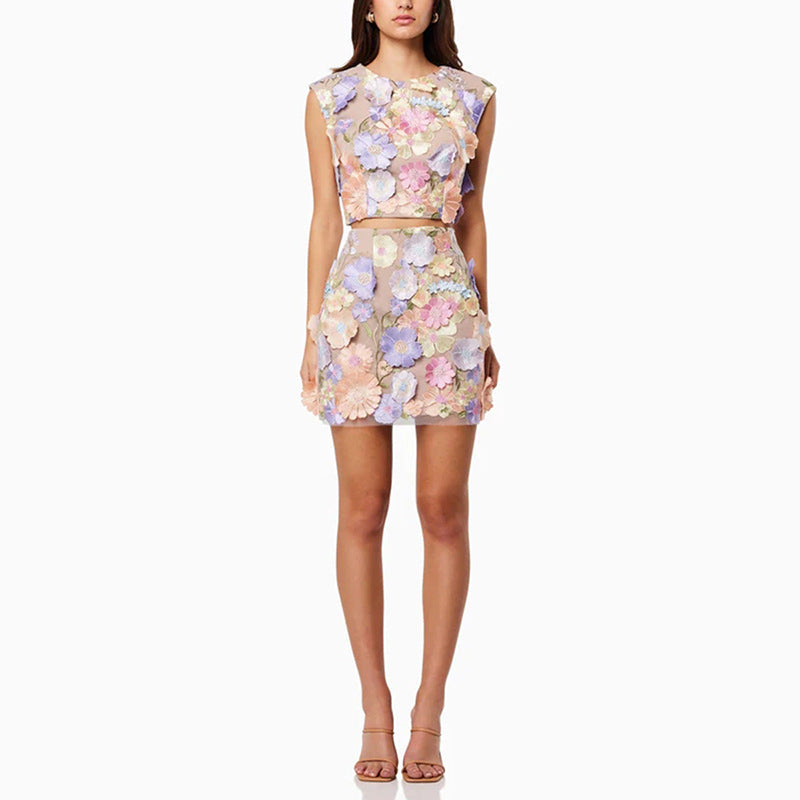 Sleeveless crop top & hip skirt set