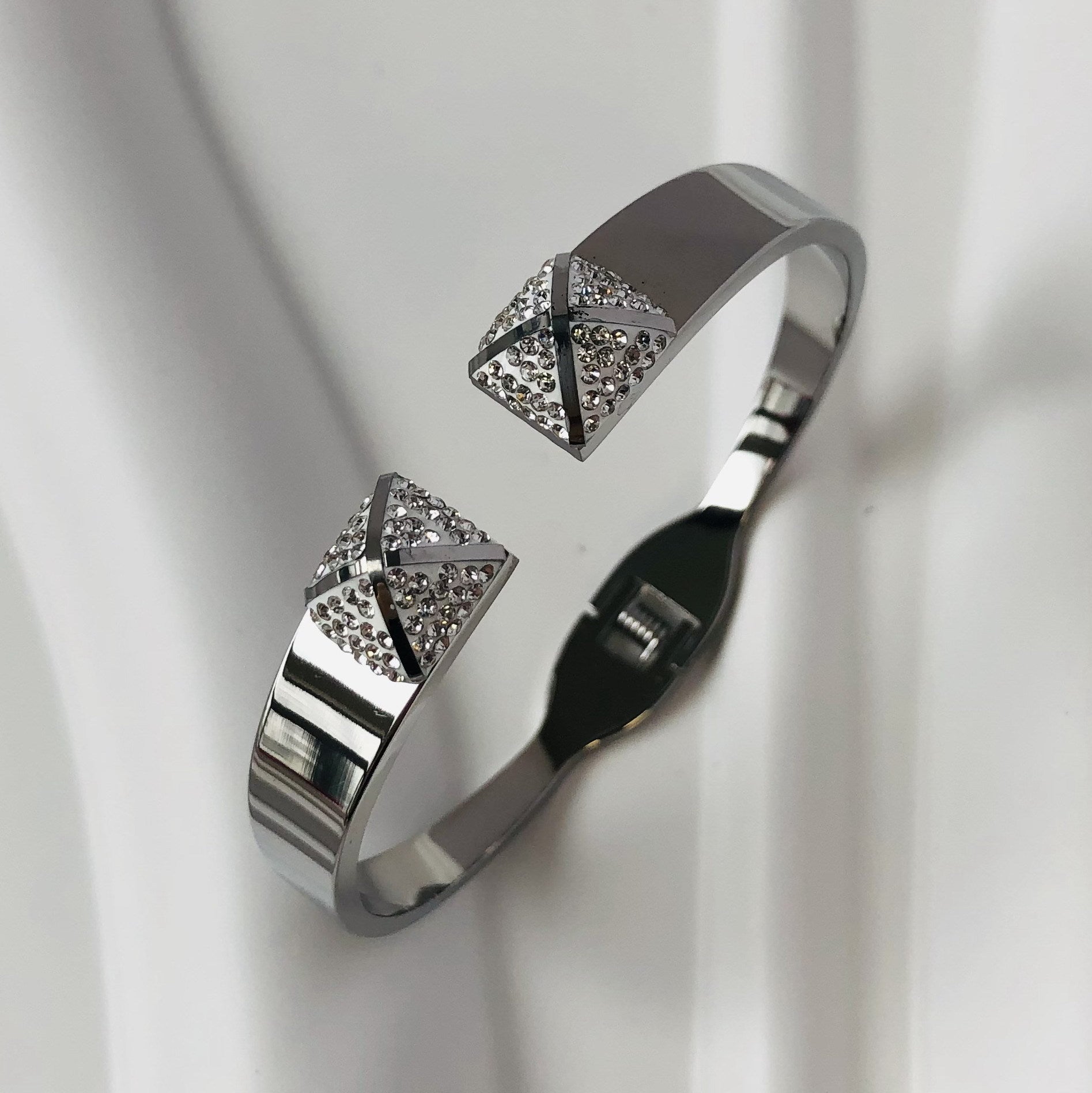 Stainless steel mud diamond bracelet set