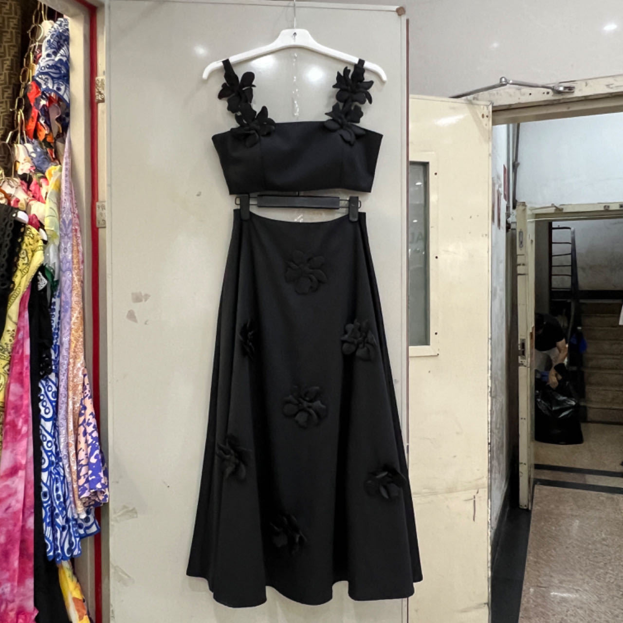 Flower short vest + over-the-knee long skirt summer