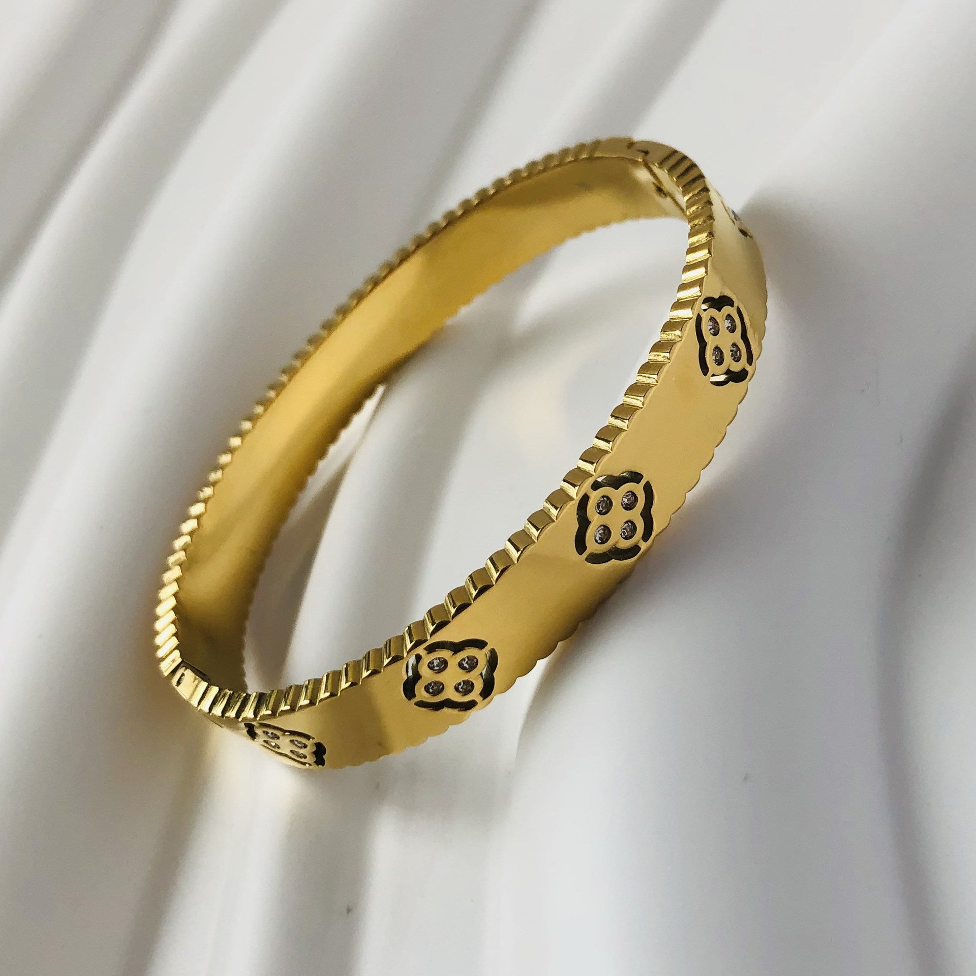 Stainless steel mud diamond bracelet set