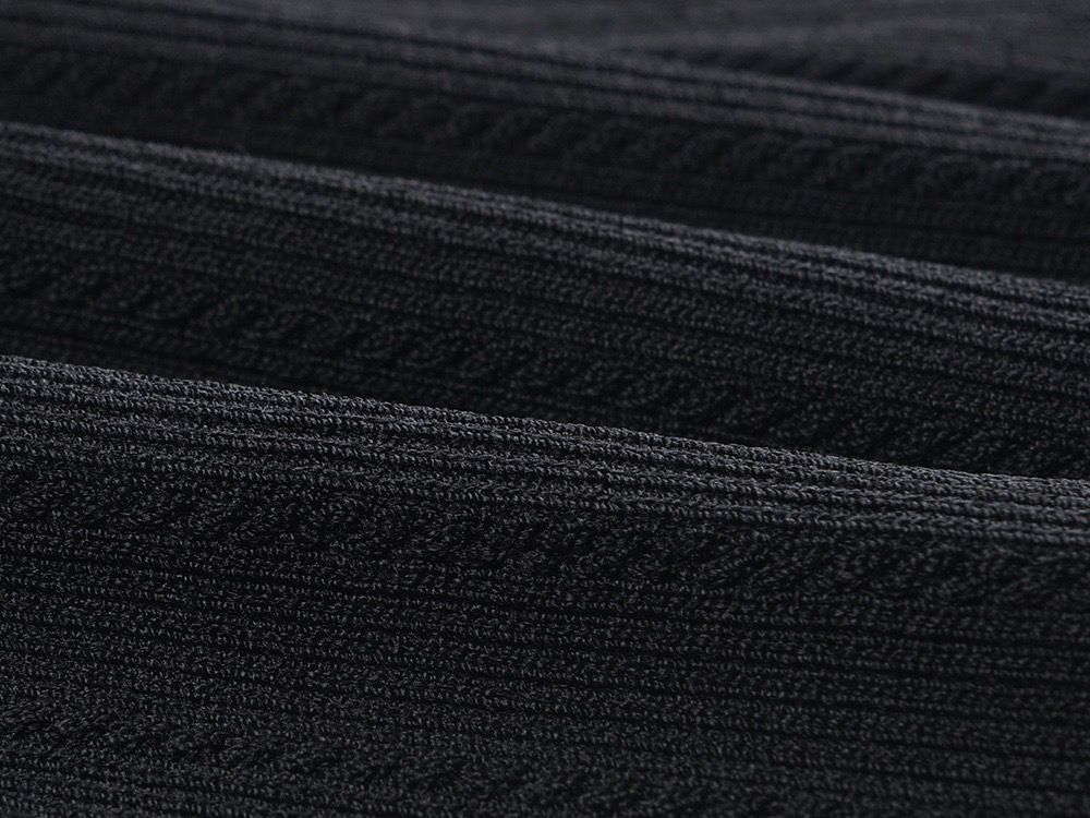 Hepburn style single-breasted dress 2023 summer new V-neck short sleeve black waist slim knit skirt