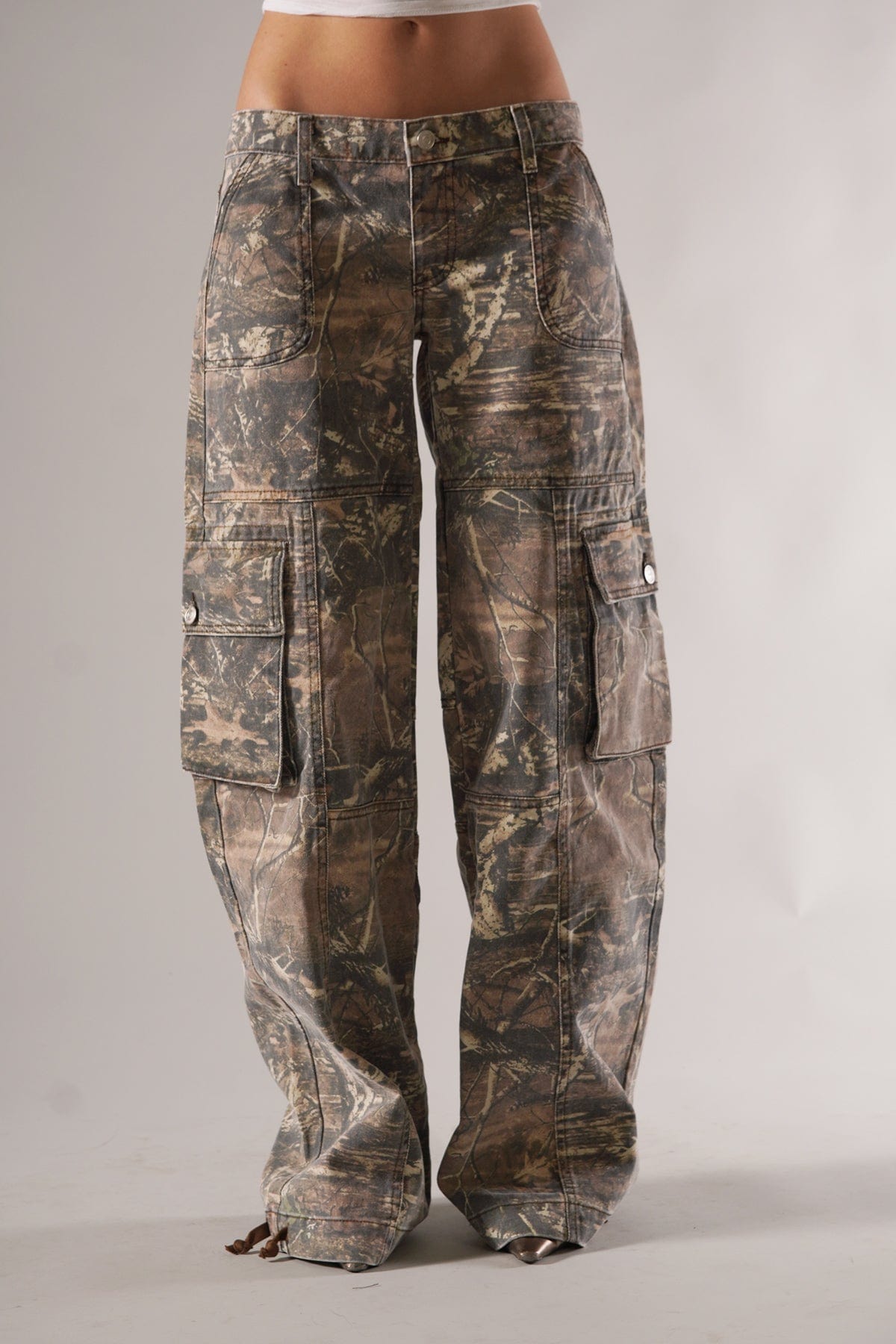 Clara - Camo Cargo Pants
