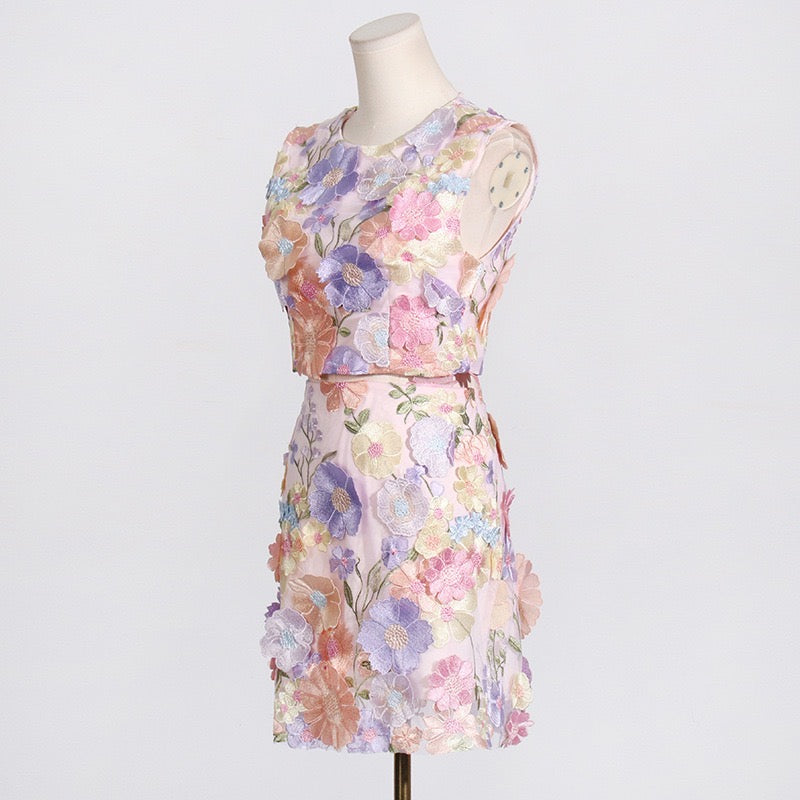 Sleeveless crop top & hip skirt set