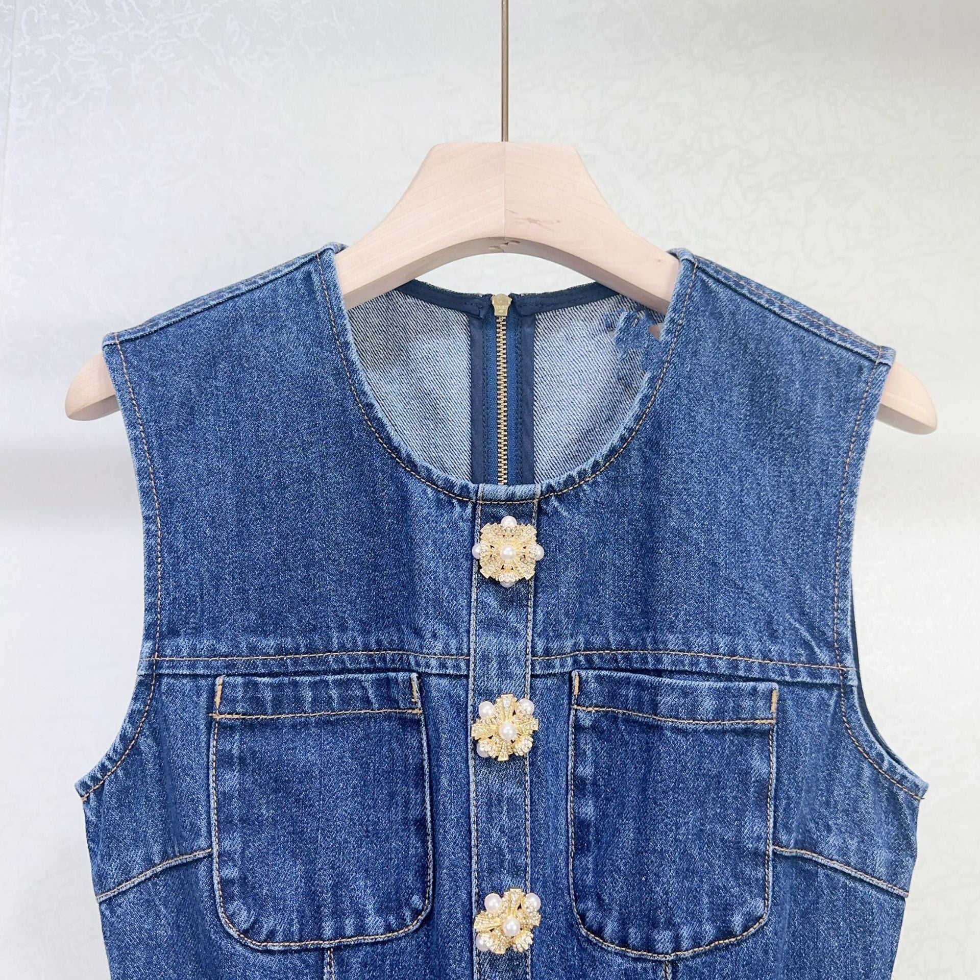 Little fragrance denim skirt