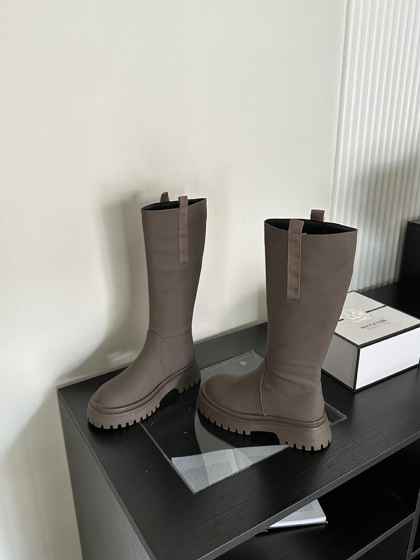 Small man mid-cut vintage boots