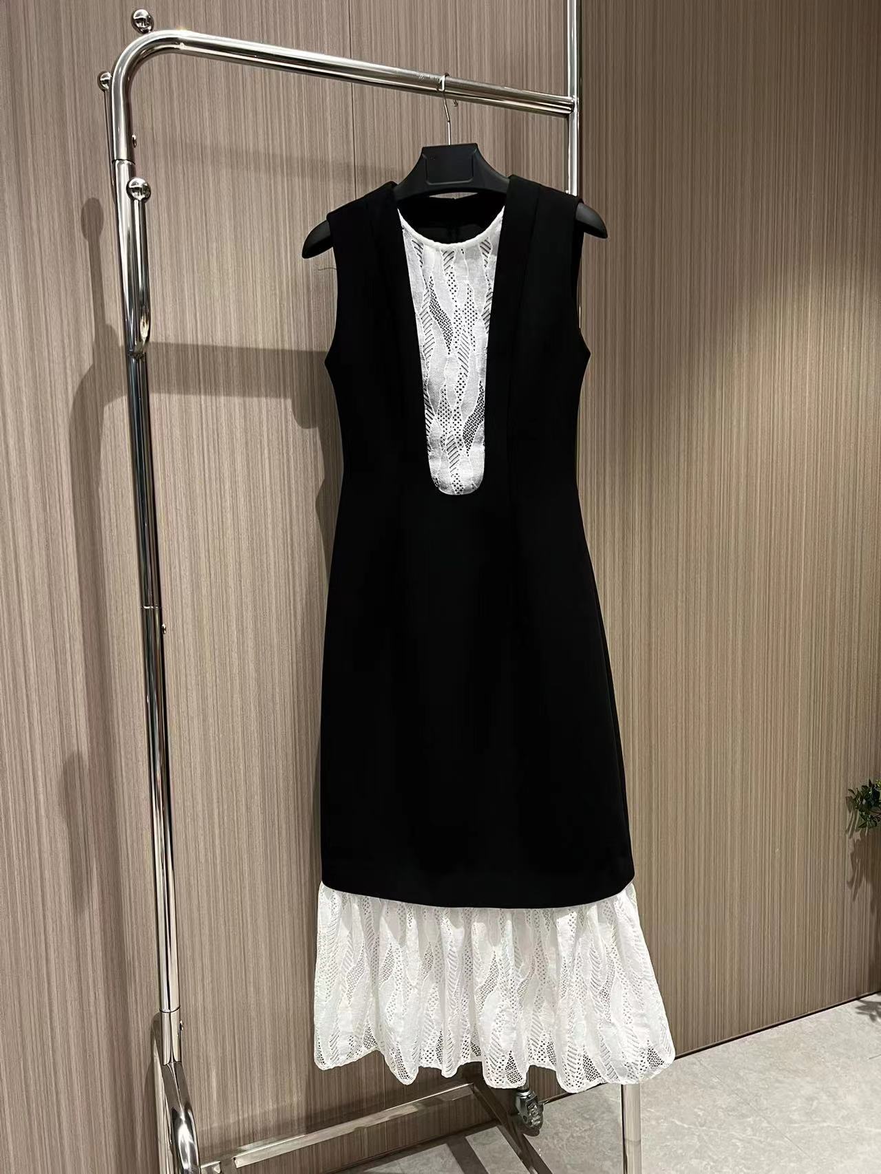 Lace stitching long fishtail dress