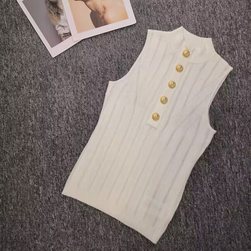 Slim sleeveless foreign top