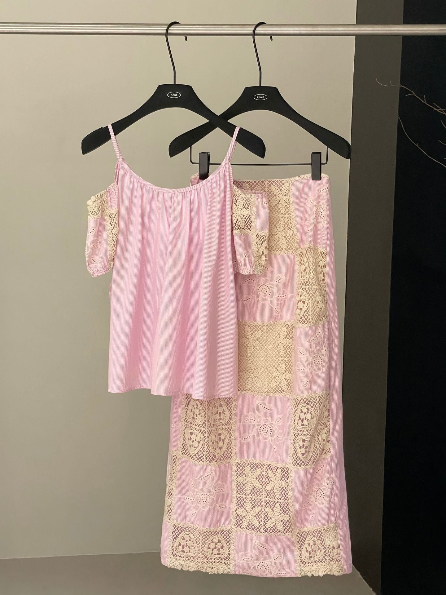 Off-the-shoulder blouse French skirt two-piece set